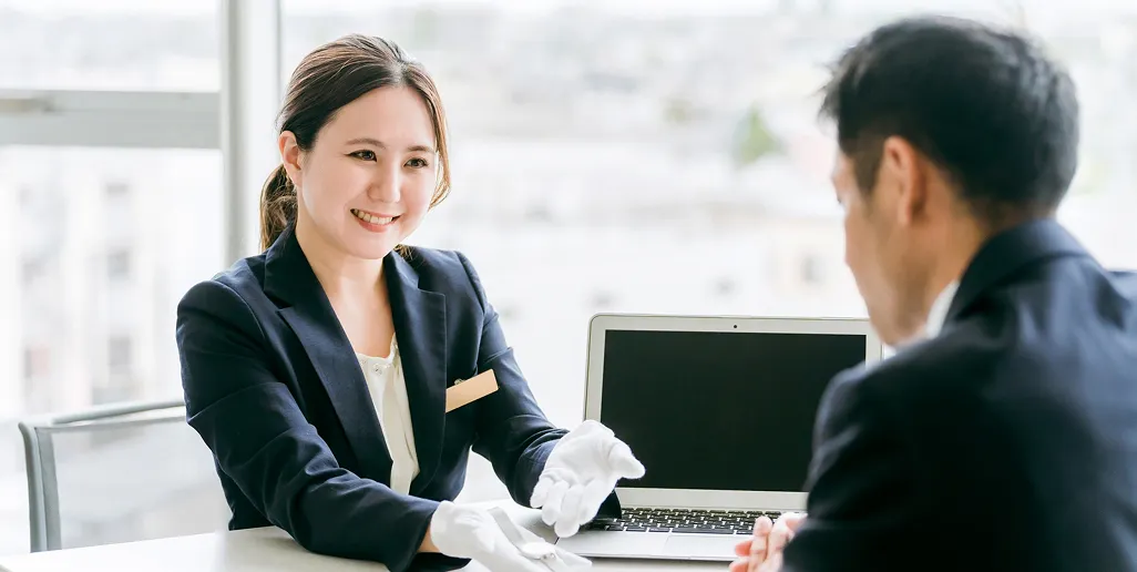 女性査定士の写真